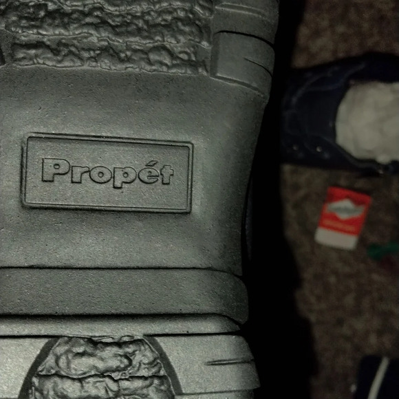 Propet Shoes - Picture 6 of 6